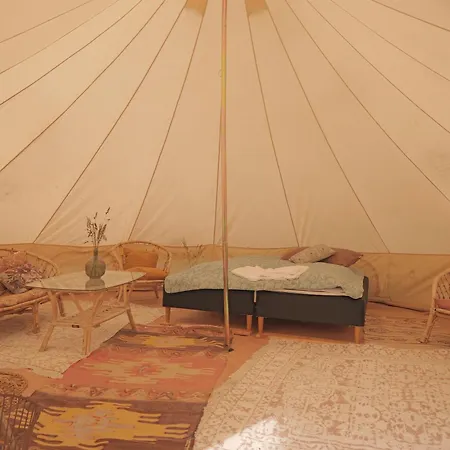 Huset I فندق مبيت وإفطار 3*